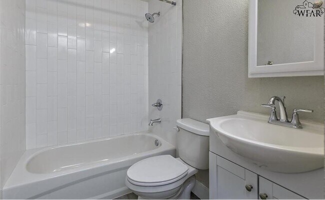 Building Photo - 1309 Harvey Dr