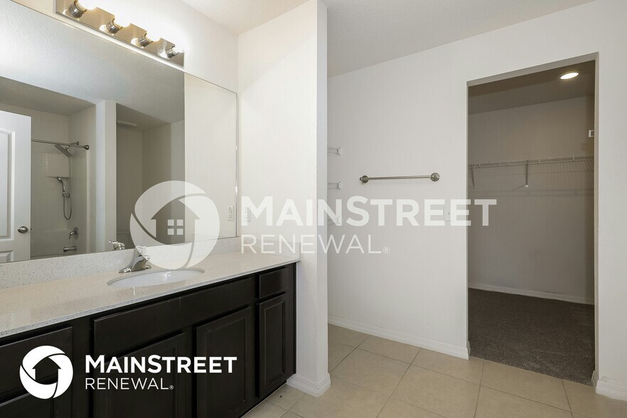 Building Photo - 1499 Swan Lake Cir