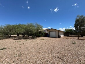 Building Photo - 3BR/2BA/1CG, 1489 sq.ft. rental in Huachuca City, AZ