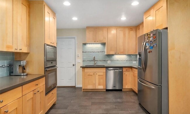 Building Photo - Welcome Home! Beautiful house in Littleton!