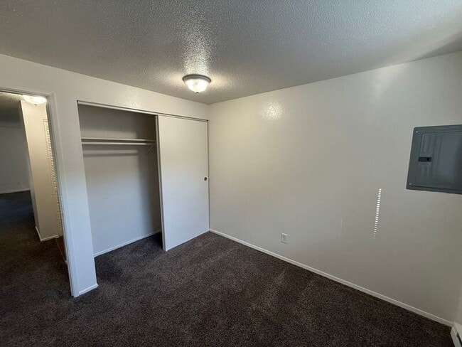 Building Photo - 3808 Iberis St NE