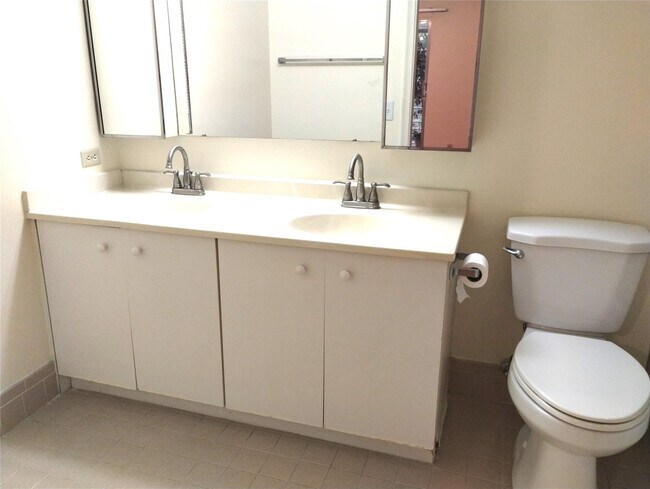 Building Photo - 3404 Bimini Ln