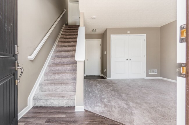 Building Photo - 280 Autumn Ridge Cir