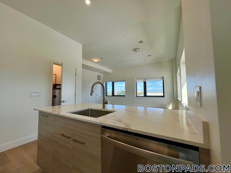 Building Photo - 1079 Commonwealth Ave