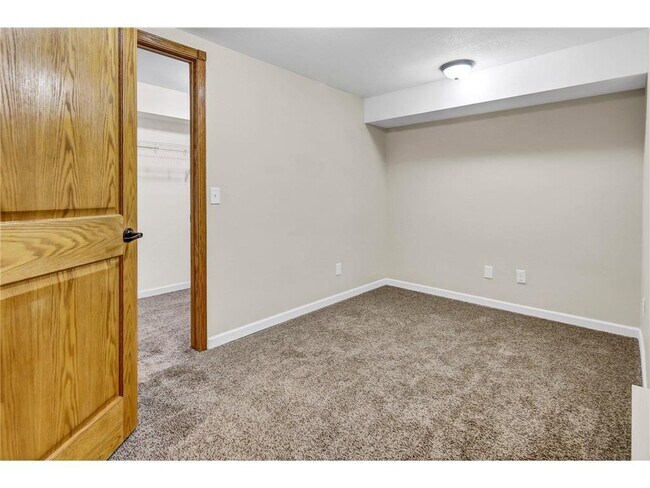 Building Photo - 1209 Lewis Ave SW