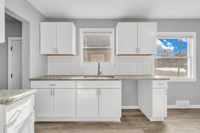 Building Photo - 4712 Cadieux Rd