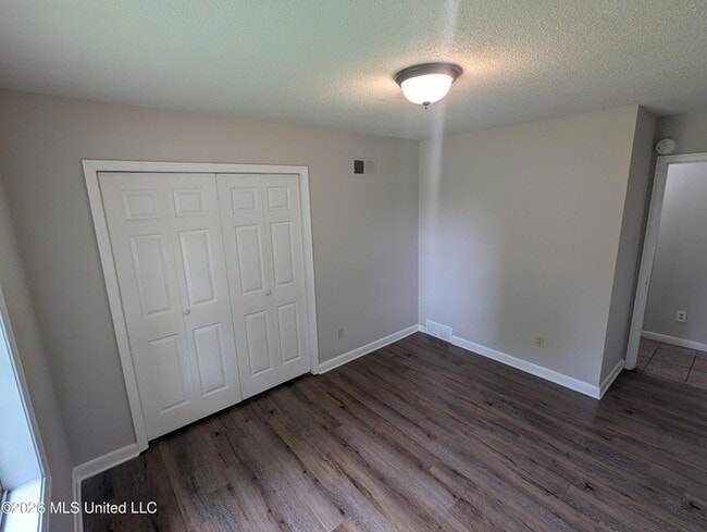 Building Photo - 7594 Rockingham Dr