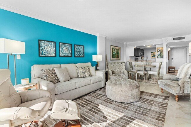 Building Photo - 14 Royal Palm Way