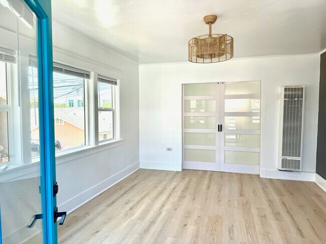 Building Photo - 279 Redondo Ave