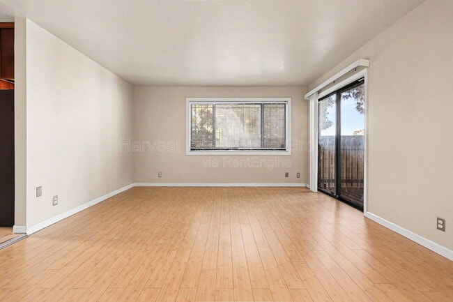 Building Photo - 815 E 28th St