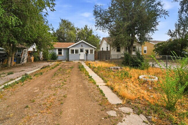 Building Photo - $1,595.95 with $250 Cleaning Voucher, 1 Bed - 1 Bath, Single Family Home in Aurora with Private a...