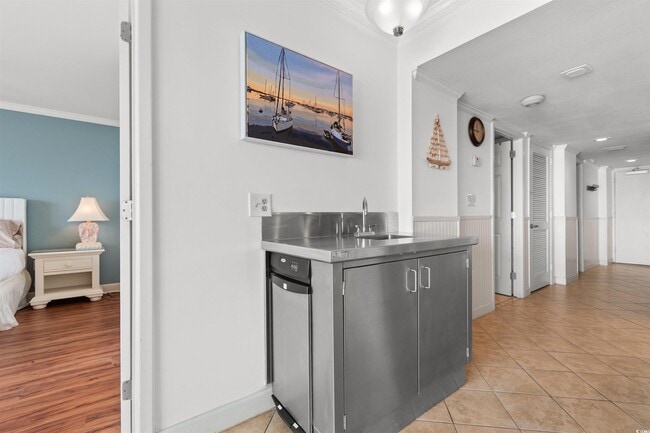 Building Photo - 2200 N Ocean Blvd