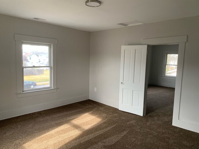 Building Photo - 1514 Clifton Ave