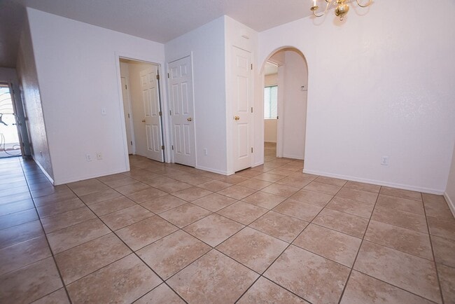 Building Photo - Beautiful Patio Home! 3 Bedrooms, 2 Bath, Split Floor Plan, Central A/C with 2 Car Garage