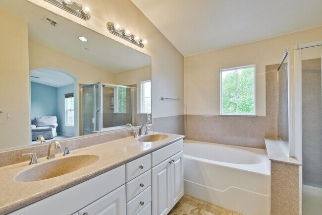 Building Photo - Modern Communication Hill Townhome | Panoramic Mountain Views