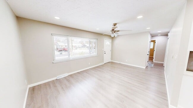 Building Photo - 769 Kettering Rd