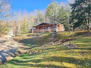 Building Photo - Well Maintained Swannanoa Rental! 2 BEDROO...