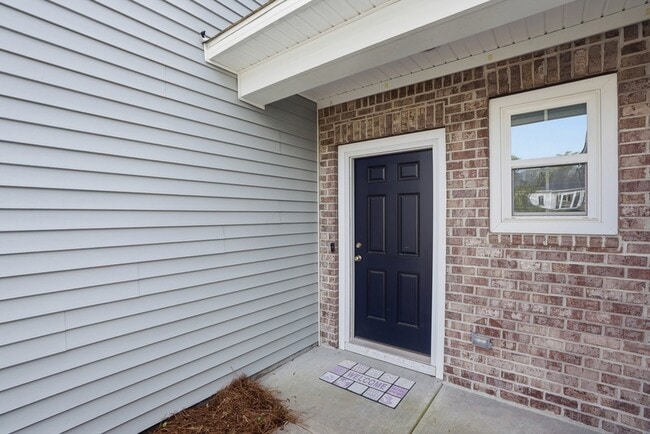 Building Photo - 17 Crown Ct