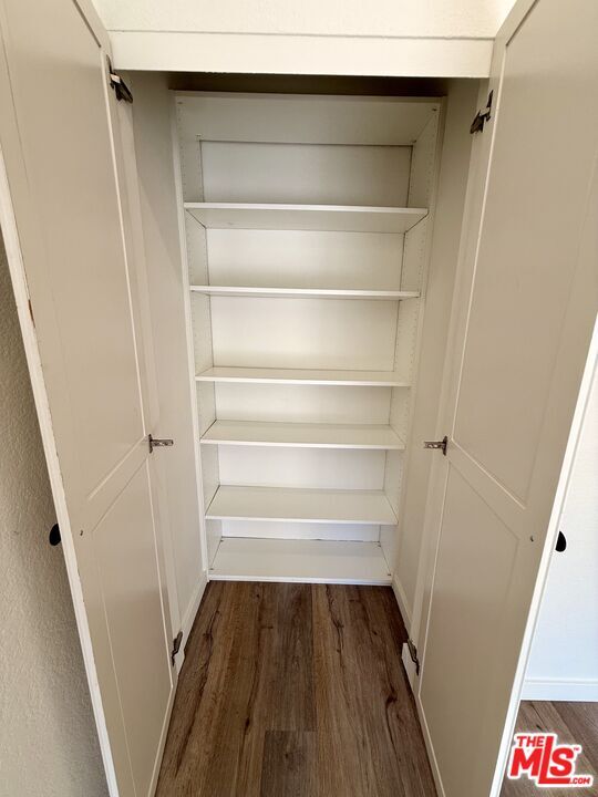 Building Photo - 10215 Variel Ave