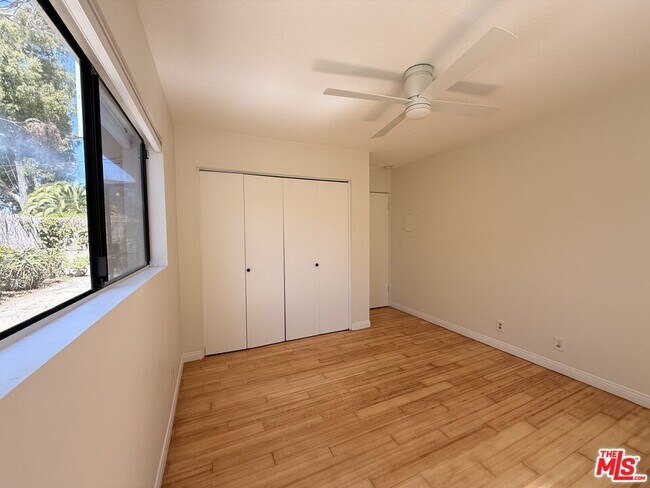 Building Photo - 1531 Cabrillo Ave