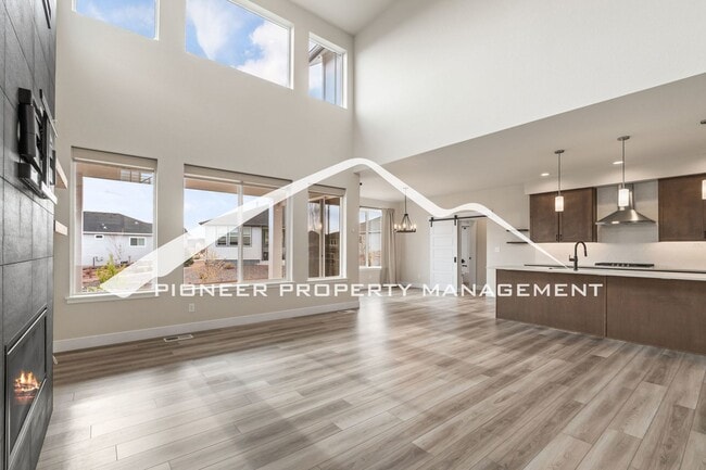 Building Photo - Breathtaking Pikes Peak Views in Desirable Wolf Ranch - 4 bedroom, 3 Full Bath, Office and Loft, ...