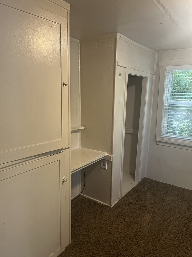 Building Photo - 275 E 200 S