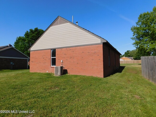 Building Photo - 5840 Waverly Dr