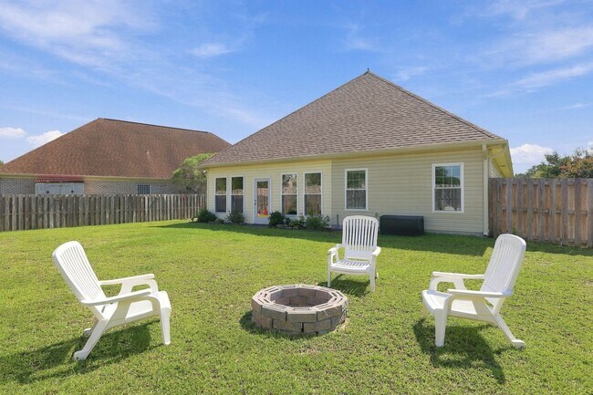 Building Photo - 257 Silver Creek Loop
