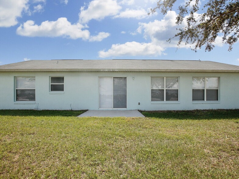 Building Photo - 11838 Foxglove Dr