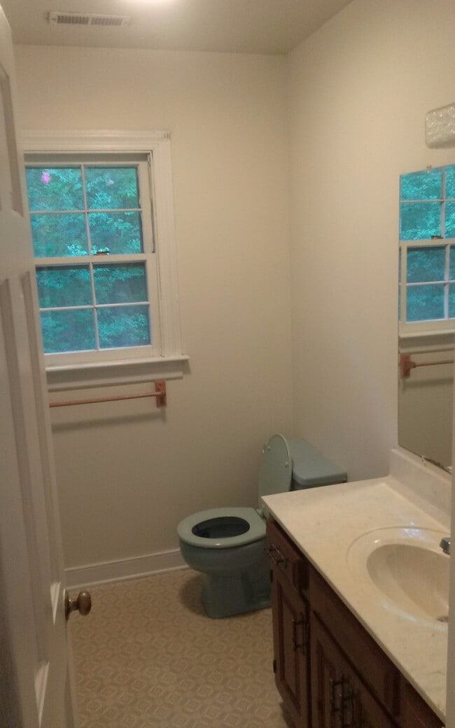 Building Photo - 3 Bedroom 2 bath Brick Ranch on 7.9 Acres ...