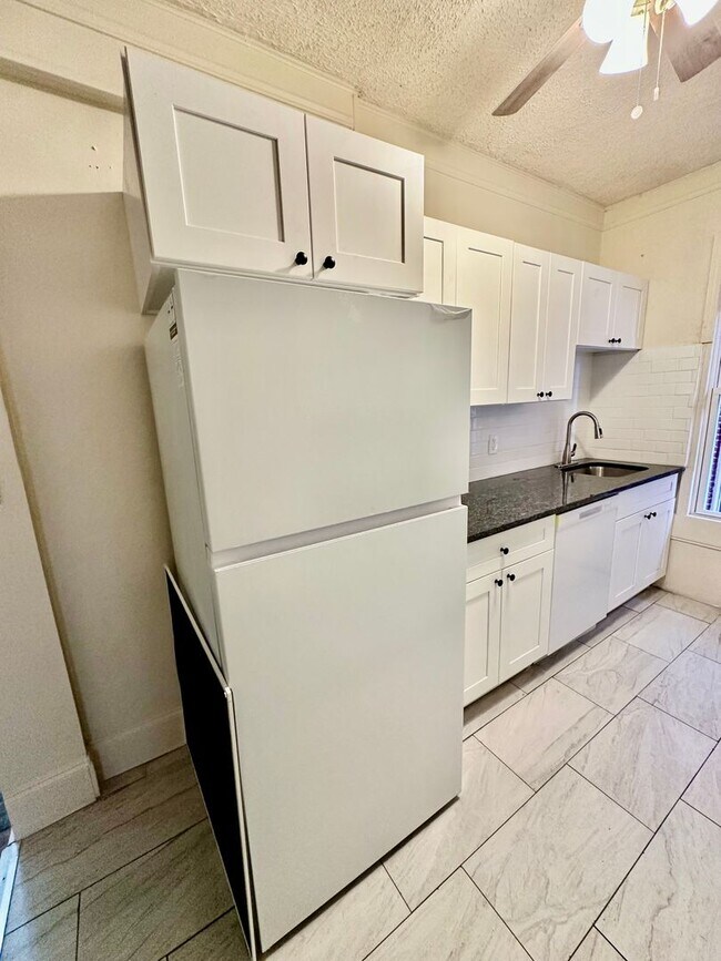 Building Photo - 43 S 13th St