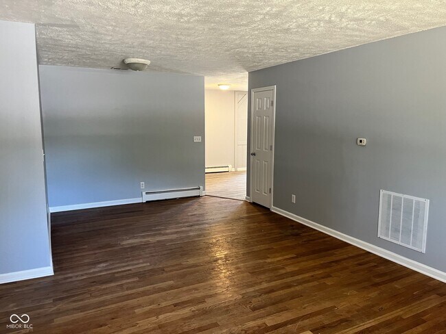 Building Photo - 629 East Fairview Drive