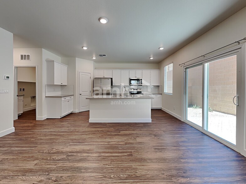 Building Photo - 6135 Theodore St