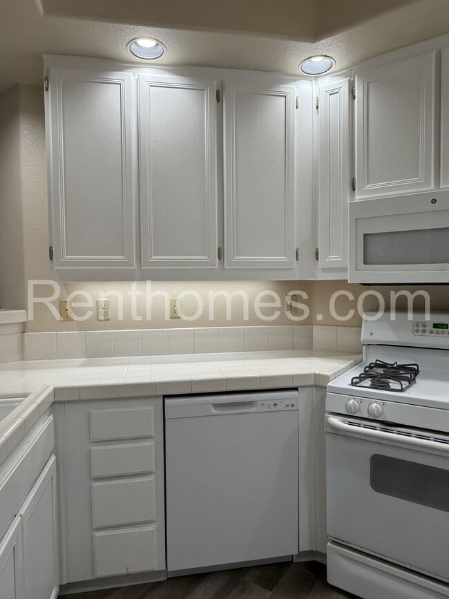 Building Photo - 11295 Provencal Pl