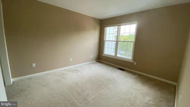 Building Photo - 186 Birchwood Dr