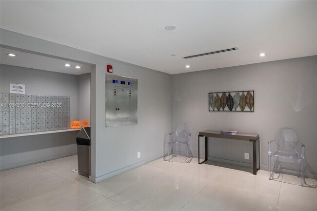 Building Photo - 20379 W Country Club Dr