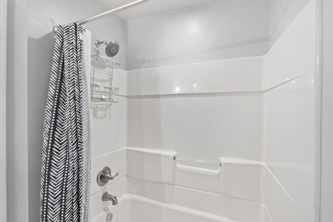 Building Photo - Beautiful 3 bedroom 3 bathroom townhouse in Federal Hill