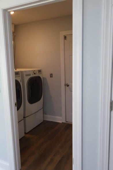 Building Photo - 1003 Providence Way