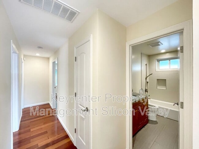 Building Photo - 772 Springwood Dr
