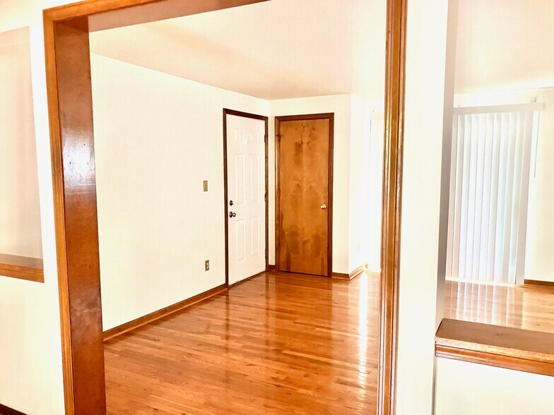 Building Photo - 6878 Nickis Ln