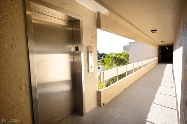 Building Photo - 3655 Boca Ciega Dr