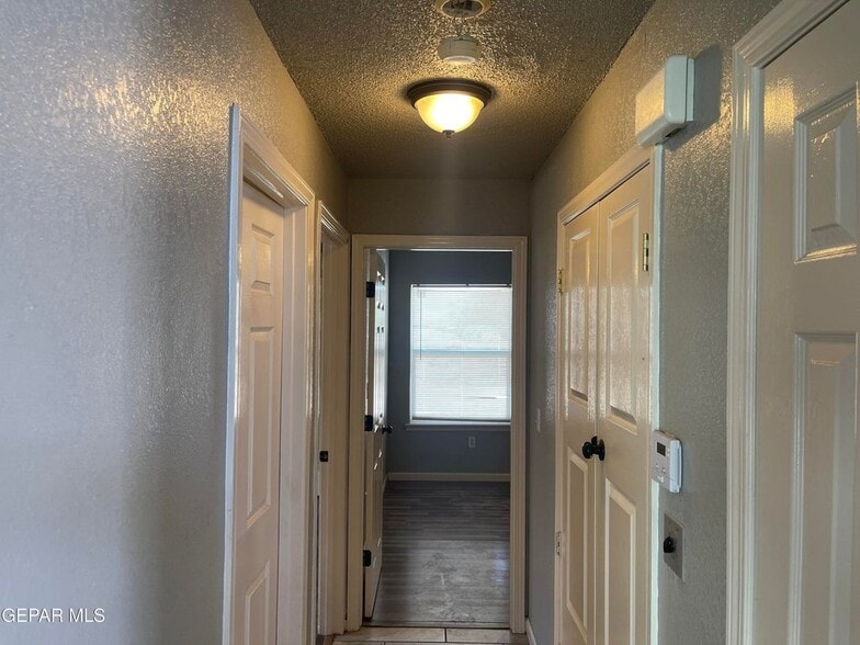 Building Photo - 656 Orchid Dr
