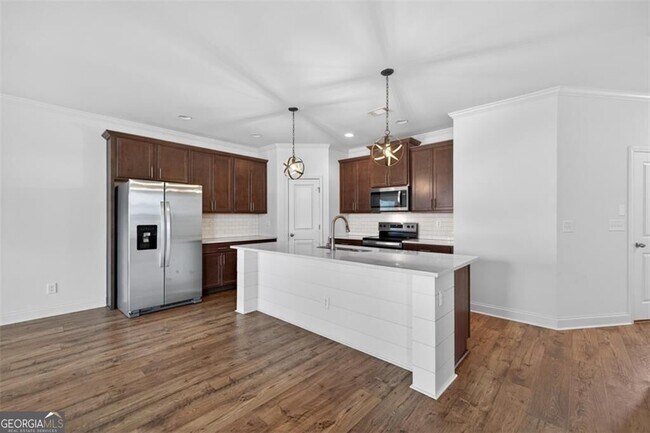 Building Photo - 5524 Garens Way