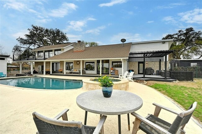 Building Photo - 5700 Penick Dr