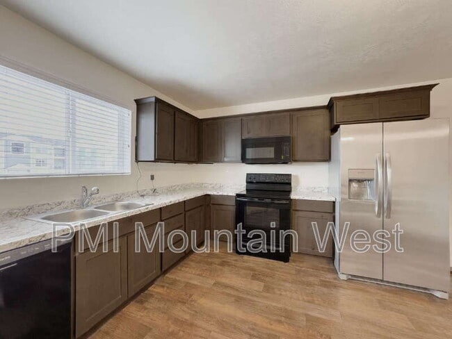 Building Photo - 641 N 30 E