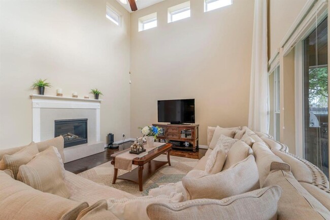 Building Photo - 26611 Sooty Tern Dr