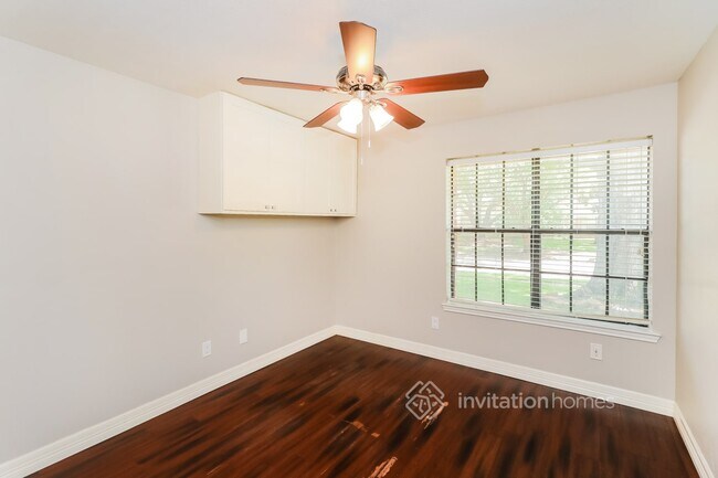 Building Photo - 15522 4 Leaf Dr