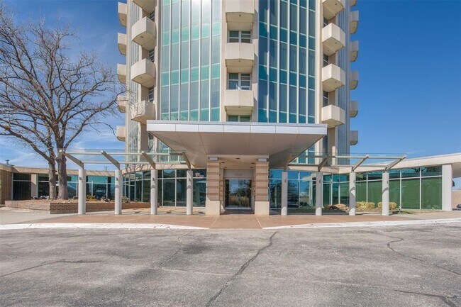 Building Photo - 5900 Mosteller Dr