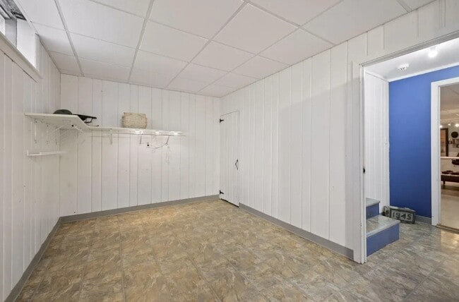 Building Photo - 5000 Zenith Ave S