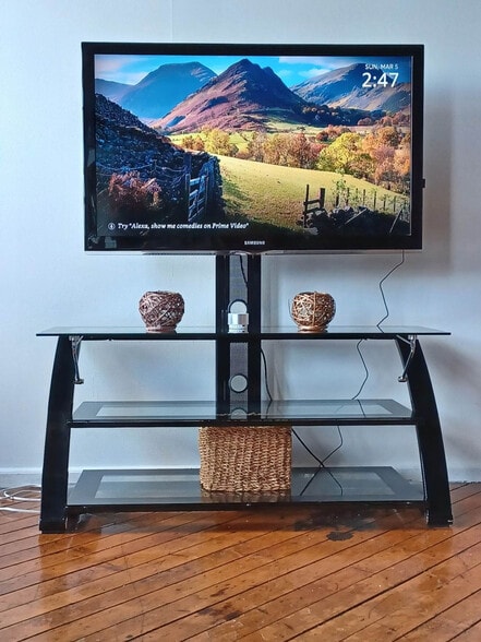 Building Photo - 227 Iron St